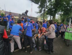 Aksi Kompak Kapolres Subang & Jajarannya Ikuti Buruh Pungut Sampah