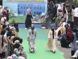 SMK Muhammadiyah 1 Semarang Gelar Fashion Show Islami , Peringati Hari Santri